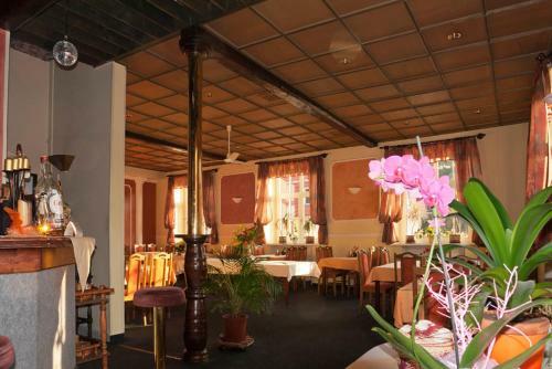 Hostal Restaurant Pension L-club