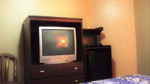 Holiday Capri Motel