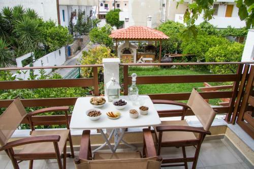 Zorbas Studios & Apartments