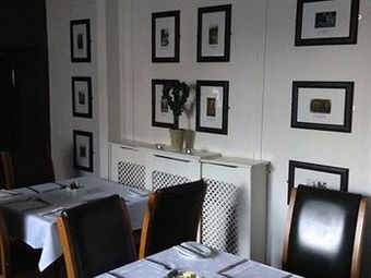 Hostal Sir William Fox Hotel