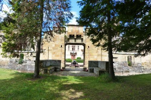 Hostal Ch�teau Camping De La Grange Fort
