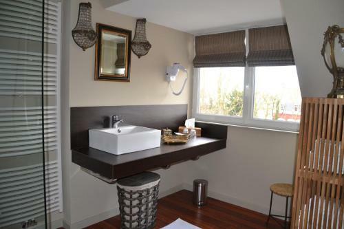 Bed & Breakfast Au Petit Manoir