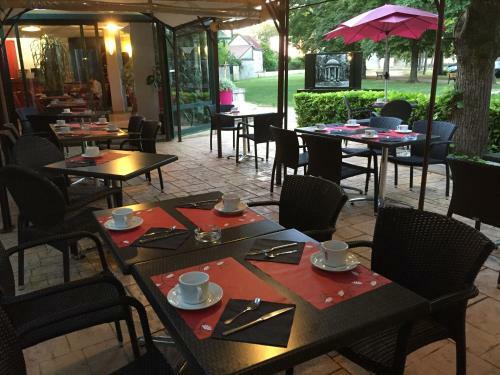 Hotel H�tel Restaurant Du Parc De La Colombi�re