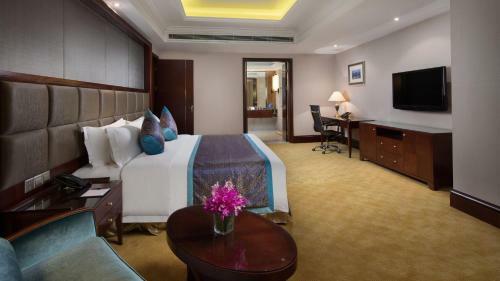 Jinling Treasure Island International Hotel