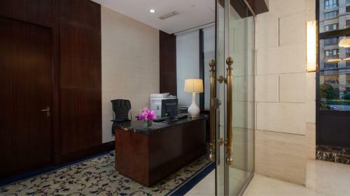 Jinling Treasure Island International Hotel