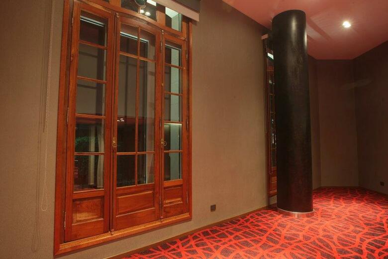 Yrigoyen 111 Hotel