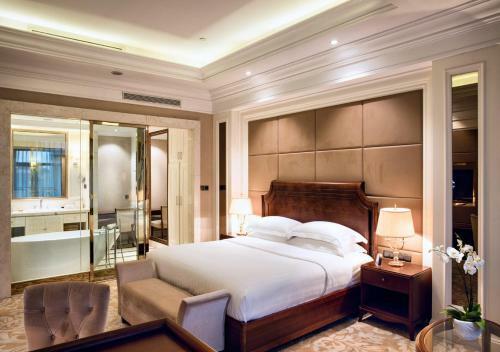 Royal Oriental Garden Hotel