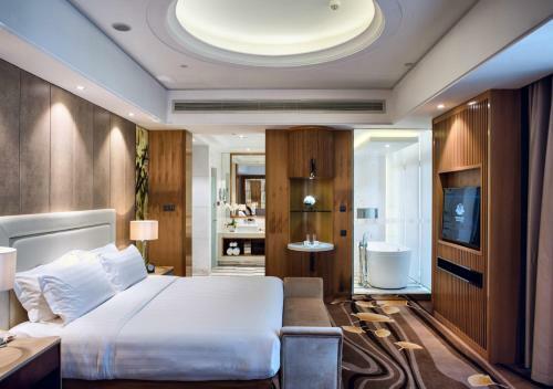 Royal Oriental Garden Hotel