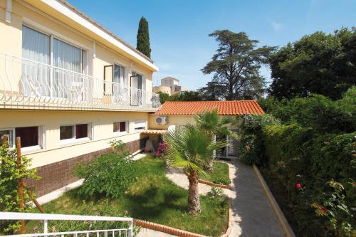 Hotel H�tel La Croix De Malte