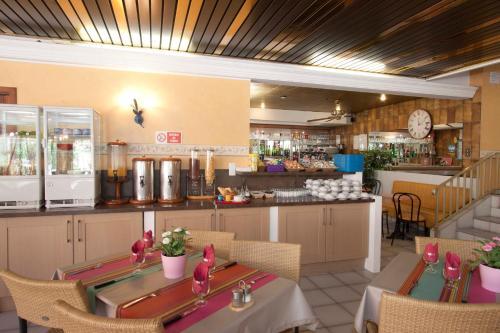Hotel H�tel La Croix De Malte