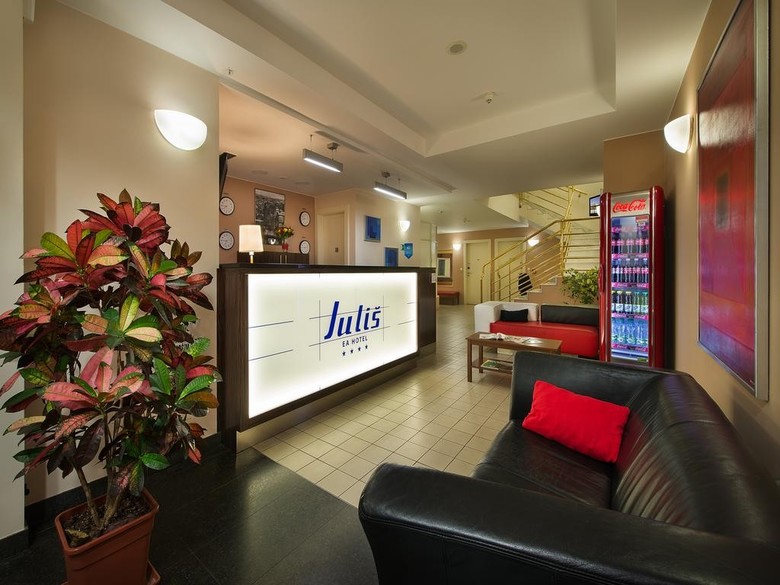 Ea Hotel Julis