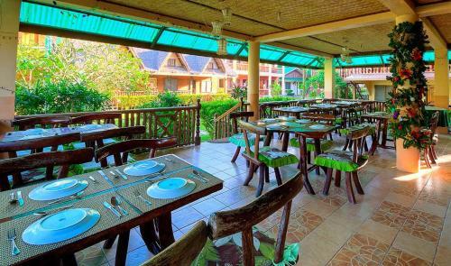 Hotel Lally And Abet Beach Cottages