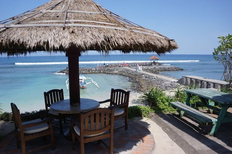 Hostal Puri Pandan Restaurant And Bungalow