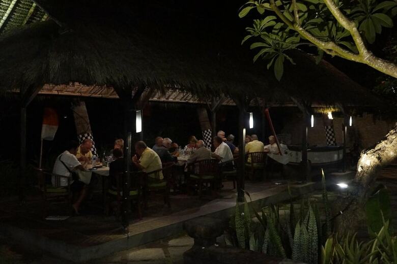 Hostal Puri Pandan Restaurant And Bungalow