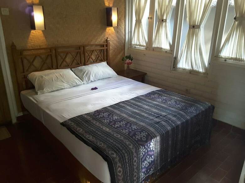 Hostal Puri Pandan Restaurant And Bungalow