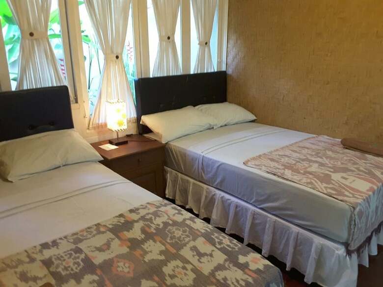 Hostal Puri Pandan Restaurant And Bungalow