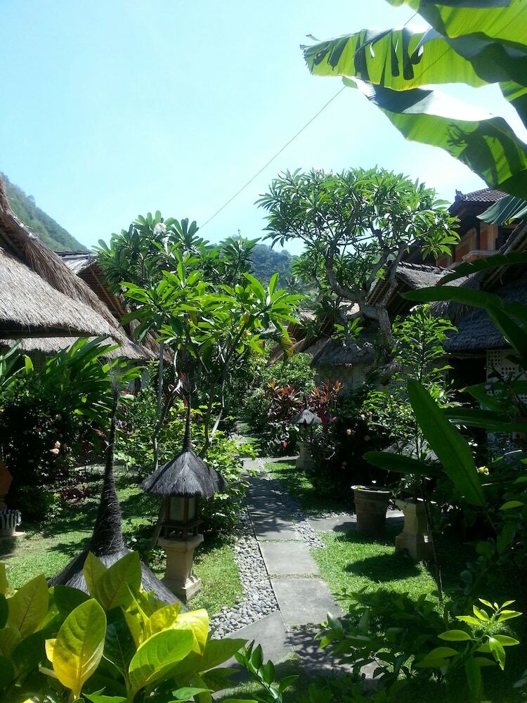 Hostal Puri Pandan Restaurant And Bungalow