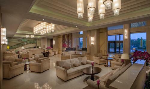 Classical Plaza Hotel