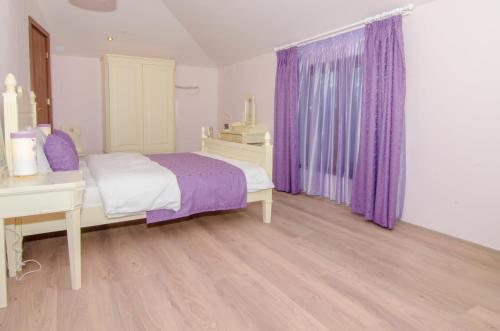 Hostal Guest House Villa Elma