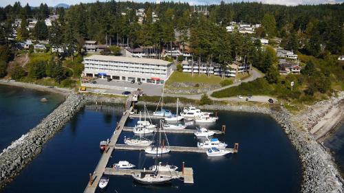 Hotel Beach Gardens Resort And Marina