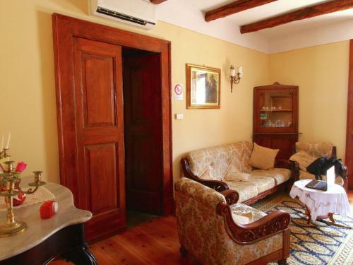 Hostal Holiday Home Flor Parghelia