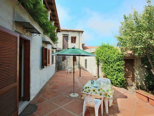 Hostal Holiday Home Flor Parghelia