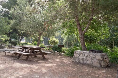 Hotel Zohar Badeshe