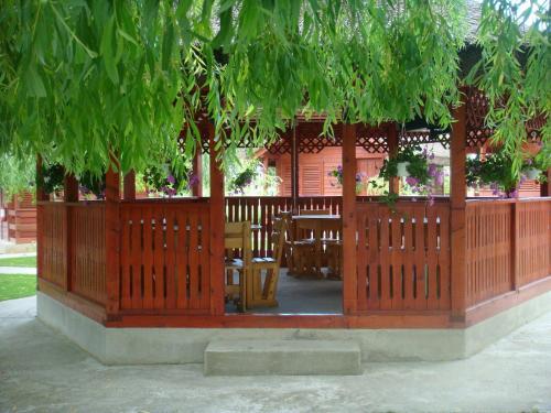 Hostal Pensiunea La Tavi