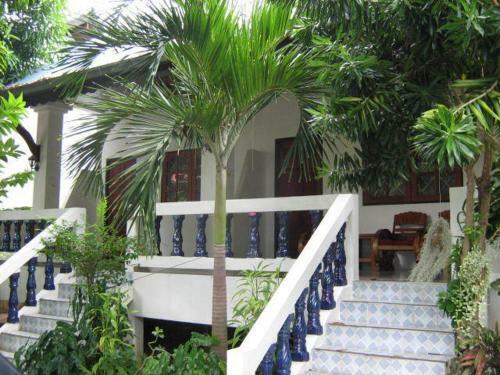 Hostal Lamoon Lamai House