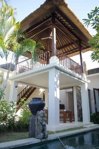Villa Seratus