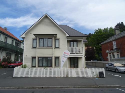 Sahara Guesthouse & Motel