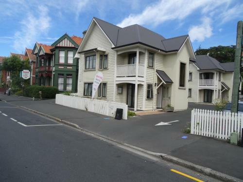 Sahara Guesthouse & Motel