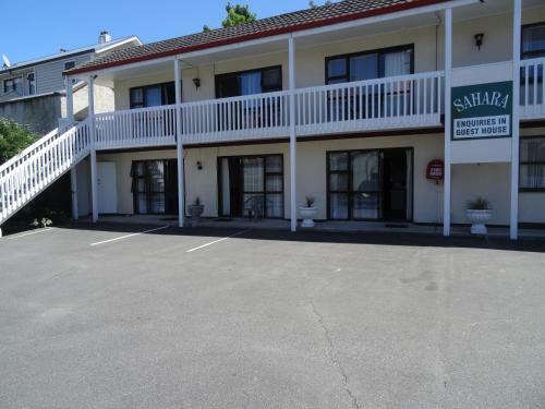 Sahara Guesthouse & Motel
