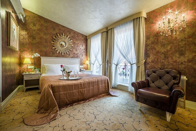 Imperial Hotel & Restaurant