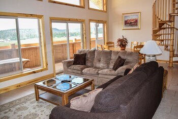 The Lodge At Duck Creek