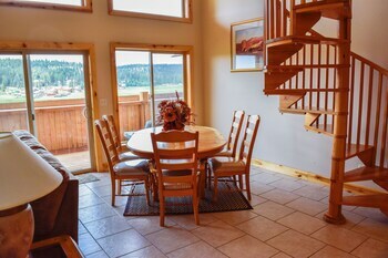 The Lodge At Duck Creek