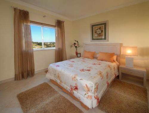 Hostal Oasis Parque Country Club