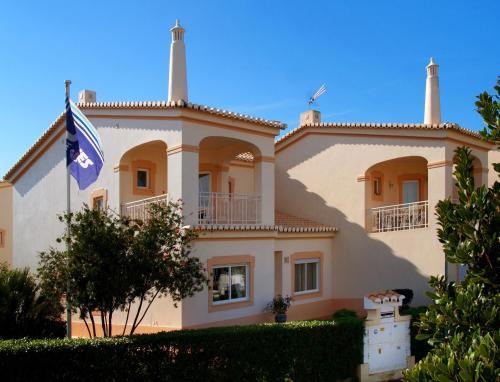 Hostal Oasis Parque Country Club
