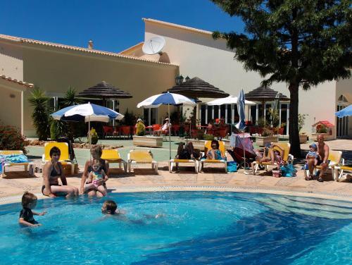 Hostal Oasis Parque Country Club