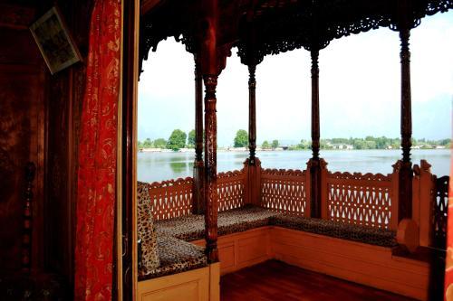 Hotel Canada Houseboats