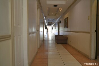 Tagaytay Country Hotel