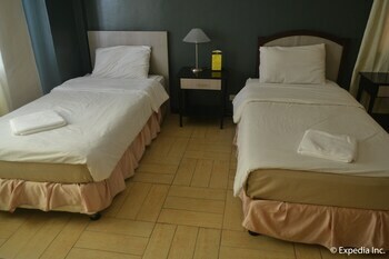 Tagaytay Country Hotel