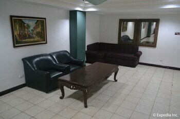 Tagaytay Country Hotel