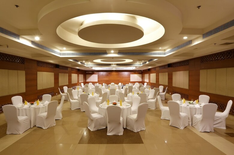 Hotel Green Park, Visakhapatnam