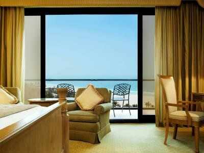 Hotel Le Royal Meridien Beach Resort And Spa