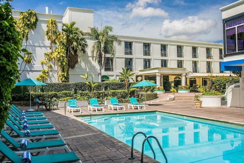 Hotel Knutsford Court