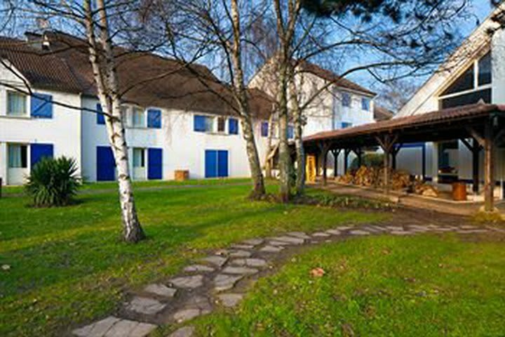 Kyriad Villeneuve La Garenne Hotel