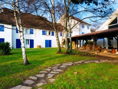 Kyriad Villeneuve La Garenne Hotel