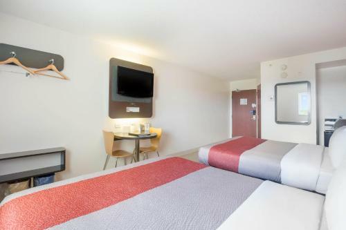 Motel 6 Kingston Ontario