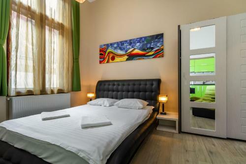 Select City Center Apartments